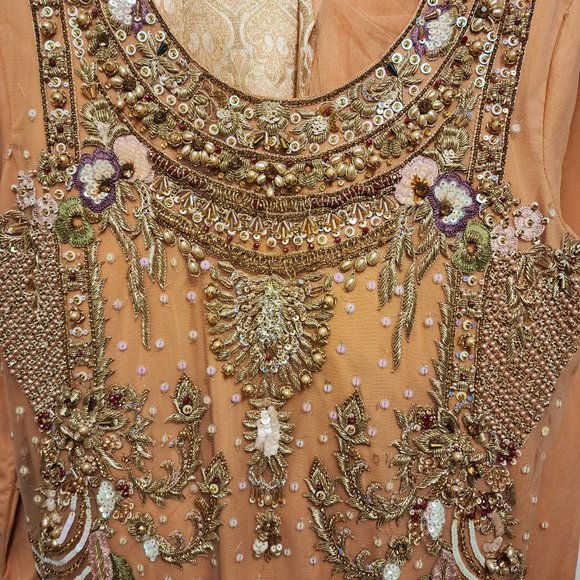 PAKISTANI PARTY WEAR - Picture 2 of 4